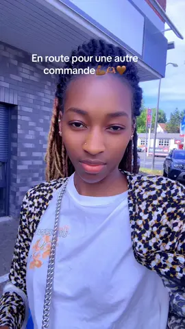 Vos commandes sont validées mes amoures merci pour la confiance🙏🏾