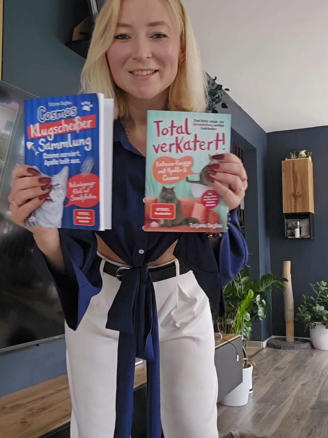 (Werbung für uns selbst) So nehmt ihr an der Verlosung teil: wenn ihr Cosmos Klugscheißer Sammlung bereits vorbestellt habt oder es noch tut, tragt euch einfach unter dem Link ein (im video eingeblendet oder auch in der Profilbeschreibung hinterlegt) und schon seid ihr im lostopf 🫶🤗 bitte fallt nicht auf Betrüger rein, denn im Falle eines Gewinns werde ich euch ausschließlich per Mail kontaktieren unter der Mailadresse, die ihr angegeben habt 🤗🫶🍀 Gewinnspielhinweis: Dieses Gewinnspiel steht in keiner Verbindung zu dieser Plattform und wird in keiner Weise von dieser Plattform gesponsert, unterstützt oder organisiert. Teilnahmeberechtigt sind alle Personen ab 18 Jahren oder mit Zustimmung der Erziehungsberechtigten mit Wohnsitz in Deutschland, Österreich oder der Schweiz (DACH-Region). Keine Barauszahlung. Der Rechtsweg ist ausgeschlossen.  #katzen #cosmo #apolloundcosmo #apollobuch 