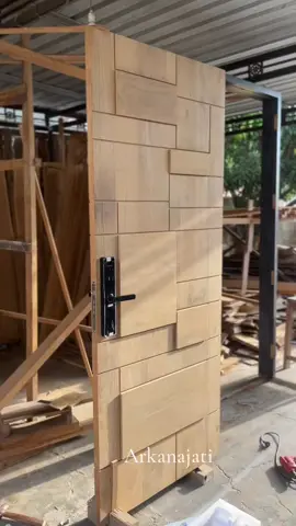 PRODUKSI PINTU DAN KUSEN Dengan bahan kayu jati perhutani untuk ukuran dan model bisa custum  🚪 PINTU   🚪 KUSEN  🚪 JENDELA  Lokasi workshop : 📍Gagaksipat rt03 rw03 Ngemplak Boyolali Jawa Tengah  Untuk pemesanan dan konsultasi bisa DM/WA : 085700045100#pintujati #pintuutama #pinturumah #pintuminimalis #pintusolid 