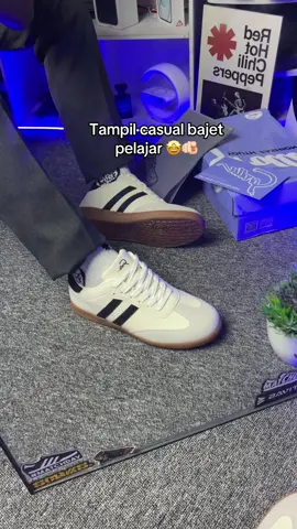 Dari pada beli yang kw mending ori lokal bre 🥵👀#sneakers #sepatu #sepatumurah #sepatupria #sepatuwanita 