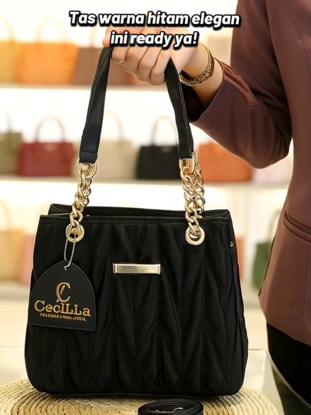 Membalas @hermin.liana Tas wanita simple elegan warna hitam ready stock ✅ bisa selempang dan jinjing cocok untuk kerja & daily~ Cek langsung di keranjang kuning kuning, sebelum kehabisan!  #taswanita #tasmurah #tasviral #keranjangkuning #fypindonesia 
