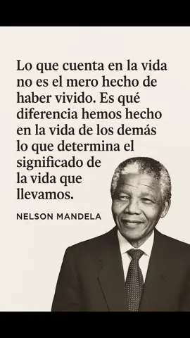 Hoy, 18 de julio, celebramos el Día Internacional de Nelson Mandela. Su vida nos recuerda que el cambio comienza con pequeños actos de bondad. ¿Qué harás tú hoy por los demás? #mandeladay  #minutosdecambio  #hazelbien #nelsonmandela #nelsonmandela #efemérides 