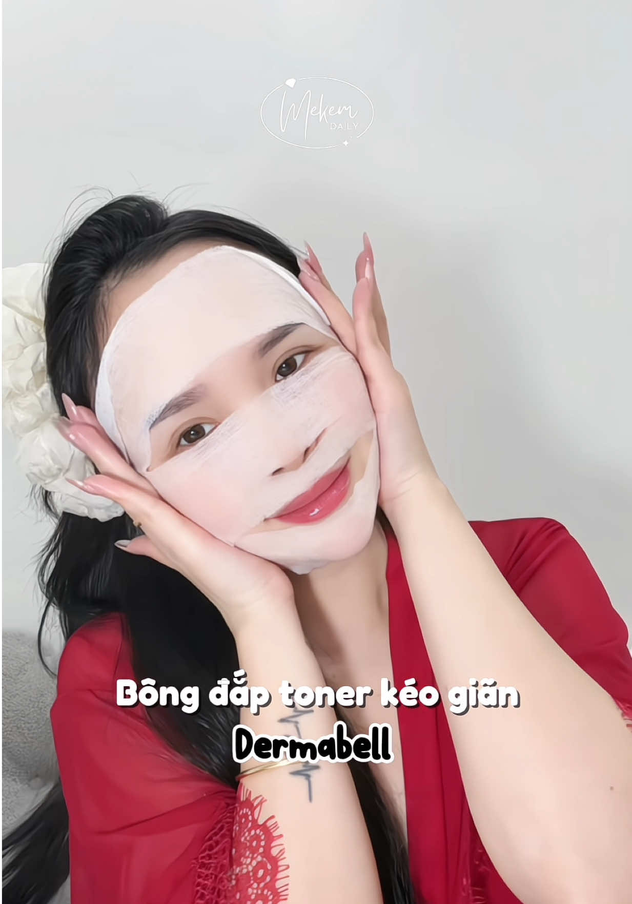 Ê bông đắp toner này nó giữ toner cực tốt với tệp vào da dữ luôn á mấy bà ✨ #mekemdaily #bongdaptoner #dermabell #goclamdep #reviewlamdep #lamdep 