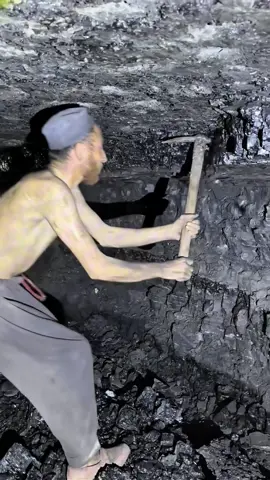 Black Diamond Mining ⛏️ #blackdiamond #mining #Minecraft #minecraftmining #minecraftmining #coalmining #underground #viral #hiddentreasure 