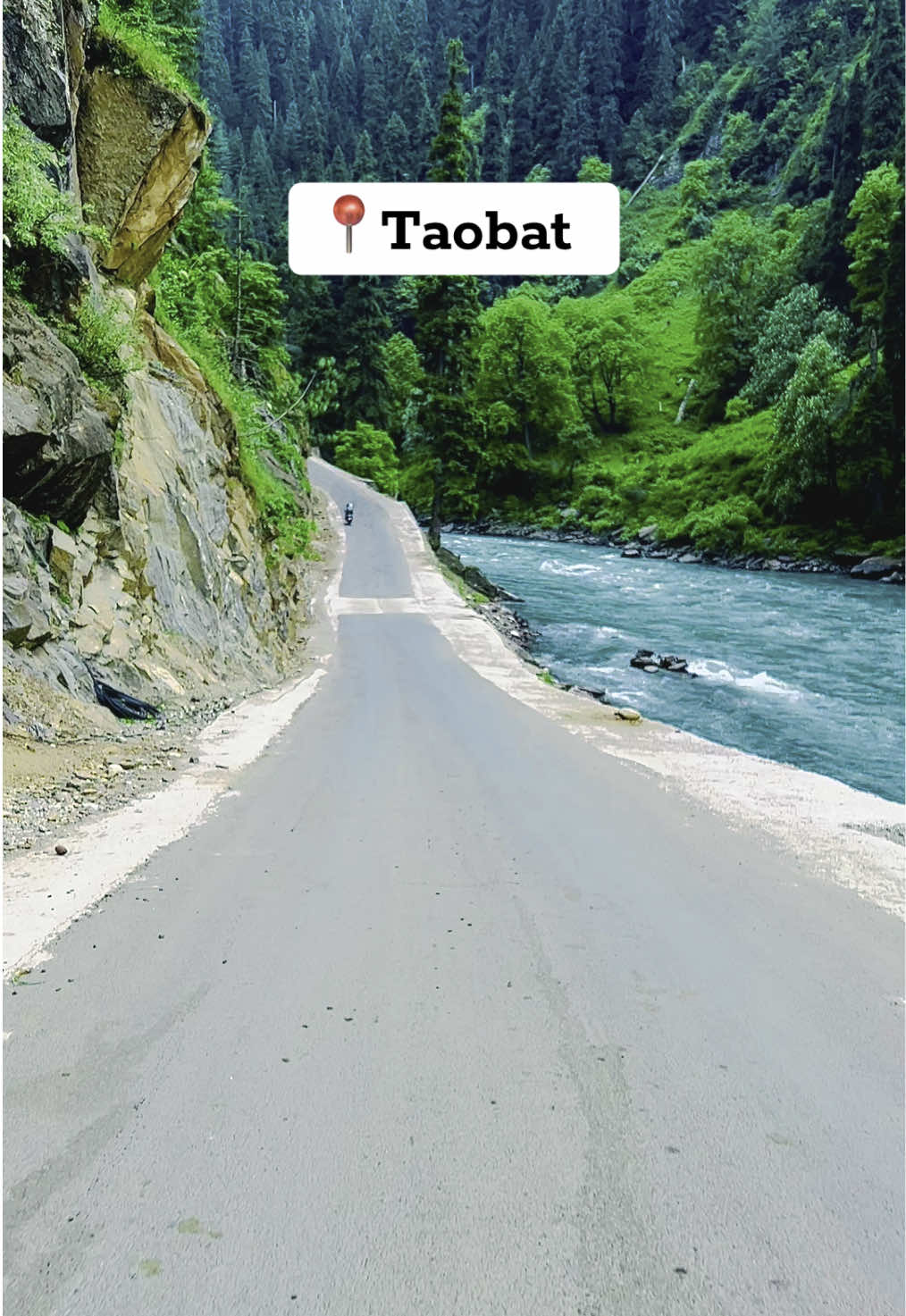 📍Ｔａｏｂａｔ #neelumvalley #kashmir #road #views #bluewater #mountain #Love #kashmir #support #bike #tourism 