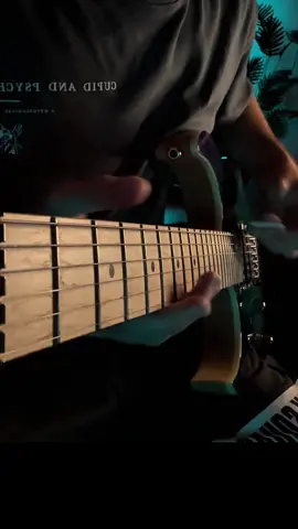 Name the song ! #electricguitar #guitartok 