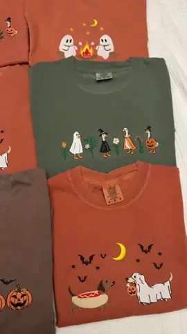 Click the link to the cutest Halloween embroidered pumpkin sweatshirts and tshirts 🎃 👻 🦇  #halloweentown #tiktokshopfinds #fall#fallaesthetic #viral #fyp #halloween #halloween2025 #letsgetspooky #halloweentown #salemmassachusetts #halloweensweatshirt #spookyseason #spookysweatshirt #snoopy #snoopyhalloween #pumpkinseason #gilmoregirls
