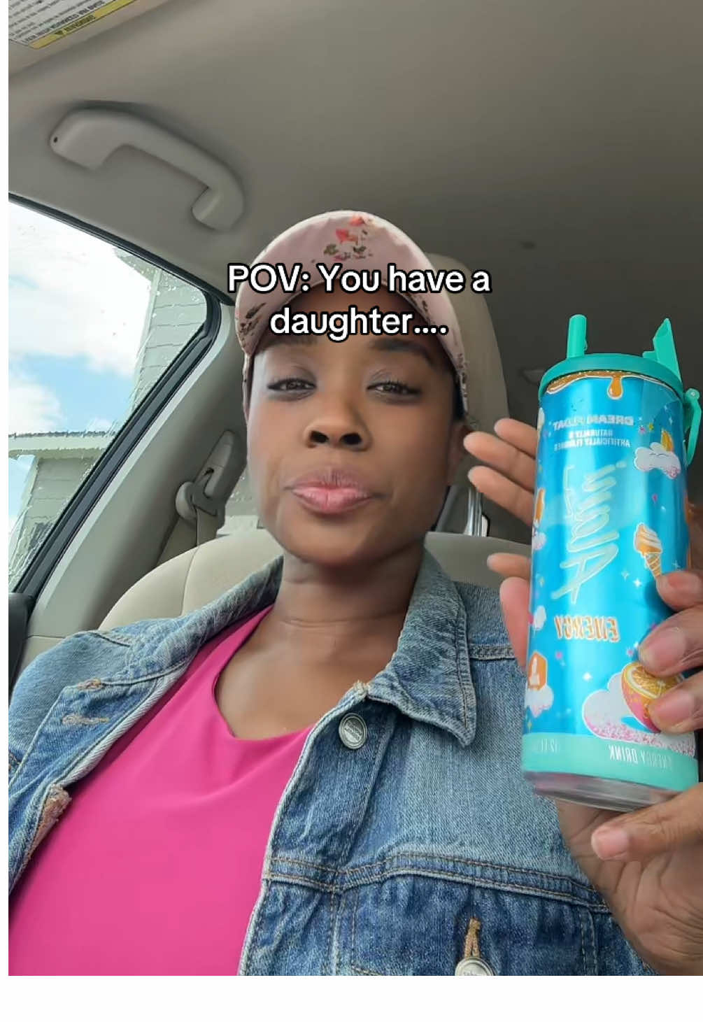 I just wanted a moment to myself. The little fingers next to me just couldn’t resist 🤣🤨  #momlife #momlifebelike #kidsbelike #sahmlife 