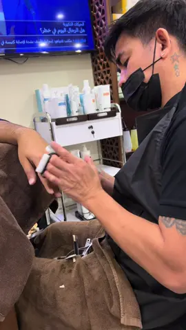 Clean hands. Fresh feet. Sharp look. Treat yourself to a premium manicure & pedicure at Looks Men Salon — where grooming meets luxury 💅🦶 📍 Medina Central, The Pearl – Qatar Walk in or book your slot today! #LooksMenSalon #MensGroomingQatar #ManicureQatar #PedicureQatar #QatarSalon       