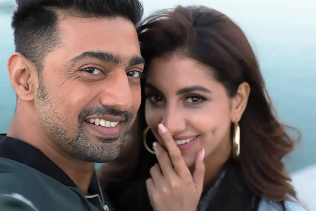 “দেব আর রুক্মিণী—এই যুগল প্রমাণ করে, ভালোবাসা তখনই পূর্ণতা পায় যখন দুজন মানুষ একে অপরের স্বপ্নের পাশে দাঁড়ায়। তারা শুধু প্রেমিক-প্রেমিকা নয়, তারা একে অপরের শ্রেষ্ঠ বন্ধু, সবচেয়ে বড় সাপোর্ট সিস্টেম। দেবের প্রতিটি হাসিতে রুক্মিণীর ছোঁয়া থাকে, আর রুক্মিণীর আত্মবিশ্বাসের আড়ালেও থাকে দেবের শক্ত মেরুদণ্ড। এটাই ভালোবাসা—যেখানে দুজন মানুষ একসাথে এগিয়ে যায়, হাতে হাত রেখে, চোখে চোখ রেখে… নিজেরাই নিজেদের গল্পের নায়ক-নায়িকা।” #ta_ha_sin07 #tiktokbangladesh #tiktokbd #emotion #couplelove #fypppppppppppppppp #viralvedio #followme #tollywoodactress #tiktok #viral #ForYoupage #fypp #ForYou#Follwme#Dev #Rukmini 