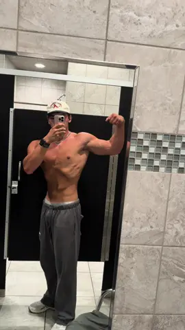 Getting there #gym #Jesuslovesyou #GymTok #Fitness #bpedit #transformation 