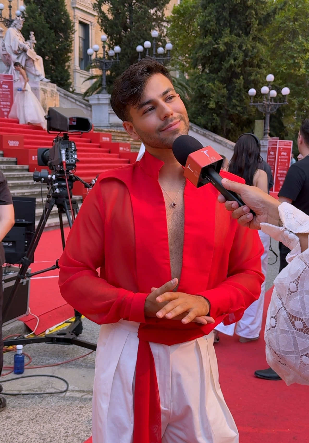 II premios de la academia de la moda Española  Diseño JAIRO VILLADA 🪡 @Academia de la Moda @RTVE