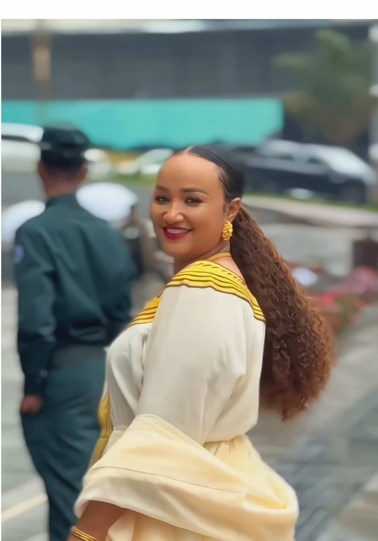 - ለሰርግ - ለሽምግልና - ለልደት -ለክርስትና -ለተለያዩ ፕሮግራሞች ወደ ሱቃችን ጎራ ይበሉ 📍ዉሎ ሰፈር ፣ ጋራድ ሞል ፣1ኛ ፎቅ ፣የሱቅ ቁጥር 40 :- በስልክ ቁጥራችን ይደዉሉልን 📞 +251919157357  :- በዉሰጥ ያናግሩን እንመልሰሎታልን @misrakdesign  . . . 📸 @a.l.a.z.a.r_53