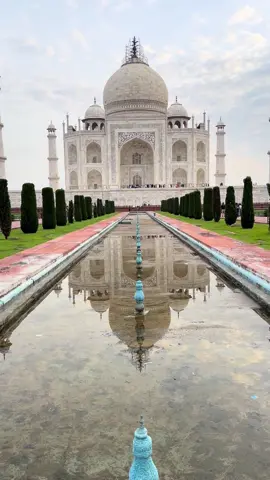 Lucky because I got to see this with my own eyes #tajmahal 
