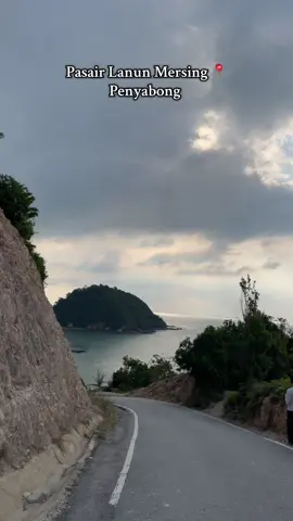 Nak pergi bali jauh sangat, kita pergi Pasir lanun penyabong MERSING Jela.  #penyabong #mersing #pasirlanunmersing #view #endau 
