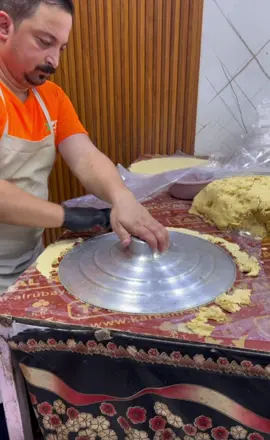 كبه وعروك الموصلية   العنوان / بغداد الاعضميه شارع الضباط مجاور جامع العسافي يوجد توصيل لجميع المحافظات  اتصلو على الارقام التاليه  07739438077 07721009351 