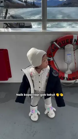 Gemes kali ahk, tangannya ginuk ginuk, sepatunya lucu banget 😍😇 #yakuphasibuan #jessicamila #kyarraarunikahasibuan #kyarrahasibuan #lyodra #mylyodra #pesanterakhir #fyp #foryourpage 