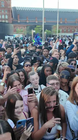 @Tinie performs his new single “Eat it Up“ Out now 🔥🔥🔥#djagonline #teamag #ukdj #london #djlife #tiktokdj #deejay #active 