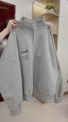 clip chưa xong mà phải đăng liền chứ đẹp quá 😘 #bomber #aokhoacnu #aokhoacnamnu #aokhoacdep #aokhoacnam #ao #aokhoac #sale #freeshipping #tiktokshop 