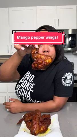 I finally tried the Mango Pepper wings! Holy shmoly! I wanna do it again and make like a honey mango pepper! Sooo good! Have yall tried this yet? #mangopepperwings #wings #chickenwings #friedhardt 