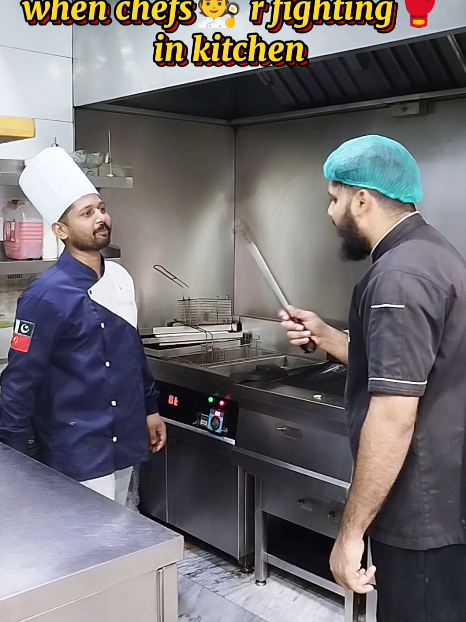 when chefs 🧑‍🍳 r fighting in kitchen #burger #zinger #dumpukht #cothmsirialmgeer #onthisday #burger #cothmpakistan #burger #foryoupageofficiall #cheflife #chef #burger #foryoupage #foryoupage❤️❤️ #cothm 