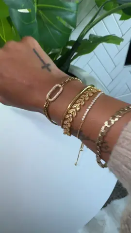 Stackable bracelet that adds the perfect touch to any outfit. #StackableBracelet #LayeredJewelry #WomensAccessories #BraceletStyle #TrendyJewelry 