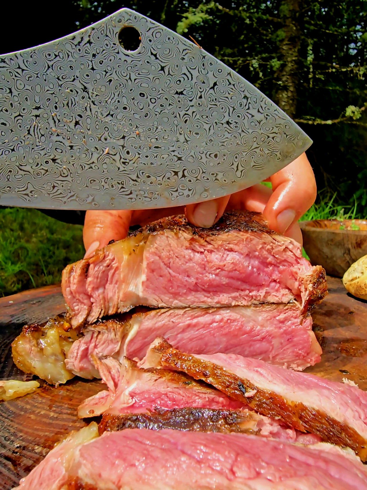 Tomahawk On HOT Stone #fyp #asmr #food #menwiththepot #nature 