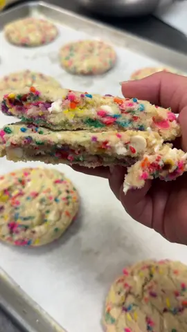 Who wants a birthday cake cookie? #cookies #cookiebox #desert #SmallBusiness #bakery #shipping 