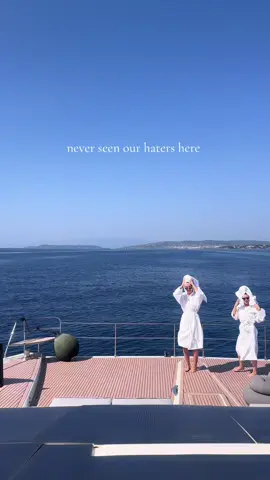 can't see my haters from the middle of the ocean xo // credit/permission: @nataliebuffett #haters #vacationvibes