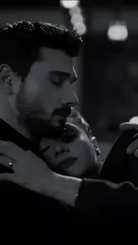 ممكن تخليني في حضنك  ❤️👩‍❤️‍👨 محتاجة ان اسمع صوت قلبك  ❤️‍🔥 نبضه بيحييني 😍 #اصاله_نصري #ممكن_تخليني_في_حضنك🥺❤ #2025  #اكسبلور #رومانسي #اغاني #ترند #assala #explore 