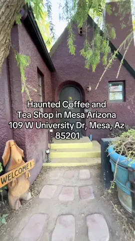 The dirty Chai is so good and they also have yummy sandwiches and sell cute art!🖤 109 W University Dr, Mesa, Az 85201 #mesaaz #arizonacheck #datenightideas #arizonastateuniversity #mesaarizona 