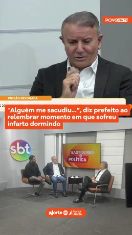 Durante entrevista ao Povo na TV, o prefeito Eduardo Siqueira Campos contou que sofreu um infarto enquanto dormia e foi acordado por alguém que o sacudiu: 🗣️ “Eu estava dormindo… alguém me sacudiu” O relato emocionado marcou o retorno de Eduardo à Prefeitura de Palmas, após alta hospitalar. Ele também falou sobre a exoneração de secretários e os planos para sua gestão. ▶️ A entrevista completa já está disponível no YouTube.