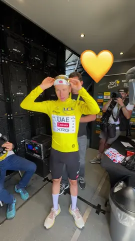 💛 Pogi’s haul: one medal, two jerseys - @UAE Team Emirates  #TourDeFrance #cycling #sportstiktok #haul 