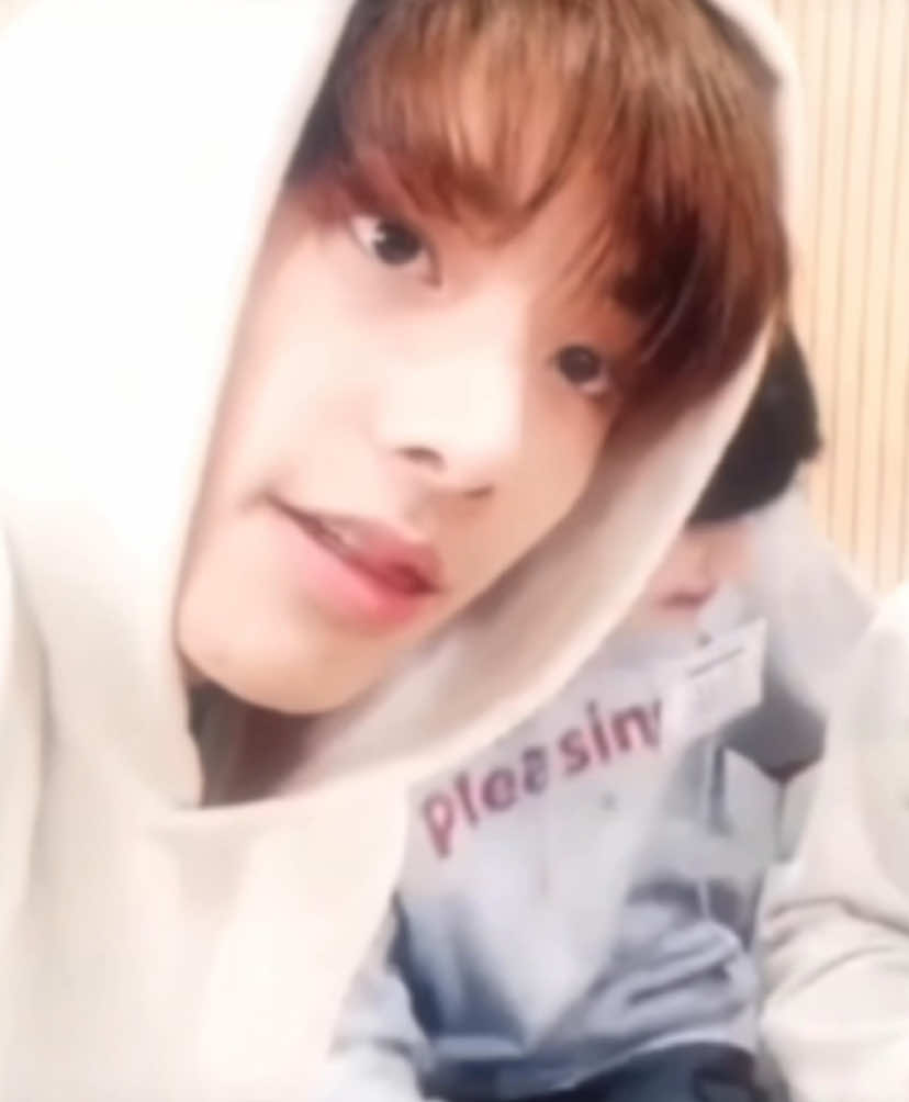 No I won’t stop talking about his brown hair jake if you can hear us…. #jake#simjaeyun#jakeedit#enhypen#enhypenjake#edit#fypage#fypagee#fypシ゚viral#fyp#
