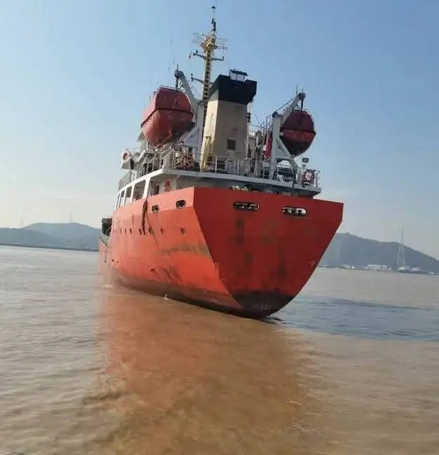 For sale: 2100-ton chemical tanker with stainless steel tanks Year of construction: 2008 Place of construction: Zhejiang, China Classification society: ZC Overall length: 82m / Width: 12m / Depth: 5.5m Full load draft: 4.4m / Light load draft: 2.2m Cargo tanks: 12 Structure: Double bottom and double hull Main engine model: Ningdong 6300 Main engine power: 735KW Gross tonnage / Net tonnage: 1574 / 880 Navigation area: Coastal waters WhatsApp+8613905037751                    +8618959396885