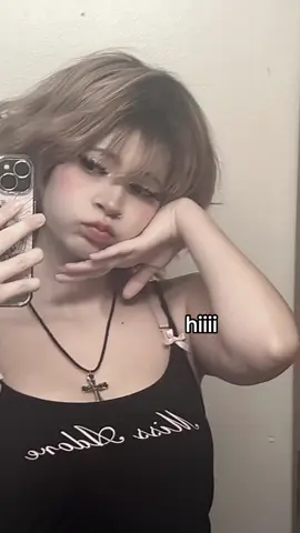 sorry if i look weird im not boymaxxing rn