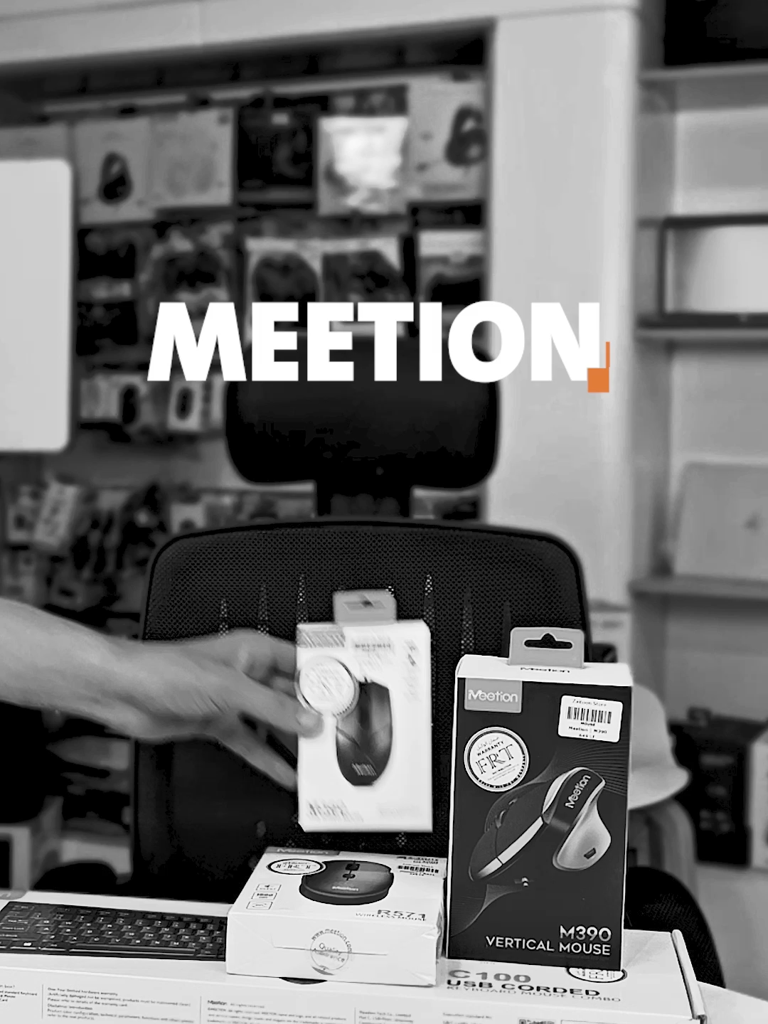 🎯 لو بتدور على أفضل اختيار في عالم الكيبوردات والماوسات… يبقى لازم تجرب Meetion 💻🖱 البراند اللي بيجمع بين الجودة، الراحة، والسعر المناسب في كل قطعة! 🎮 ماوس يرد على تفكيرك قبل ما تتحرك. 🖱️ سنسور فائق السرعة 🖱️ استجابة لحظية من غير لاج 🖱️ تصميم مريح جدًا بيخلي إيدك ترتاح حتى بعد ساعات 🖱️ موديلات Vertical مخصوص للناس اللي بتوجعهم إيدهم من الشغل الطويل 🖱️ وإضاءة RGB محترمة، تديك إحساس إنك قدام Setup عالمي ⌨️ وكيبورد بيخليك تكتب وتلعب من غير ما تحس. ✔️ مفاتيح ناعمة وصوت مرضي جدًا ✔️ إضاءة خلفية قوية ومنظمة ✔️ مقاوم للمياه والانسكابات ✔️ مثالي للجيمرز، والمبرمجين، واللي شغلهم كله على الكيبورد 🔄 كومبو؟ عندنا أطقم كاملة ماوس + كيبورد بنفس الشكل والهوية. 💡 Plug & Play، شغل مباشر، وموديلات تناسب كل الاستخدامات 💥 واللي هيخليك تاخد القرار فورًا: ✅ السعر منافس جدًا لأداء بالحجم ده ✅ ضمان حقيقي من Zaitoon Store ✅ موديلات عليها هدايا زي Mouse Pad مجانًا ✅ براند موثوق وبيتباع عالمياً 🎯 لو بتشتغل، بتلعب، أو حتى بتقضي وقت على الجهاز… ادّي نفسك الأدوات اللي تليق بيك. 📍 متوفر الآن (حصرياً) في Zaitoon Store – رشيد 📍 للطلب شرفنا في فرع زيتون ستور رشيد  رشيد ش الجيش بعد مطعم مشويات أباظة جنب محل القطري للملابس 📲 أو ابعتلنا في رسالة، وهنجاوبك على أي استفسار و تابعنا واعرف كل جديد: Facebook | Instagram | TikTok: @zaitoonstores  🌐 www.zaitoonstores.com 📞 01070023310⁩ ☎️ 0452924687 زيتون ستور.. #كل_اللي_بتحلم_بيه_عندنا_هتلاقيه  #Meetion #Zaitoon_Store #Meetion_Egypt #كيبورد_احترافي #ماوس_جيمينج #ماوس_فيرتيكال #كومبو_كيبورد_وماوس #كيبورد_ميكانيكال #ماوس_سريع #كيبورد_مريح #Gaming_Mouse #Office_Setup #Vertical_Mouse #RGB_Setup