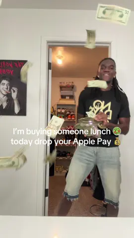 I’m buying someone lunch today drop your Apple Pay 💰  #giveaway #prizepick #fyp #friday #cash 
