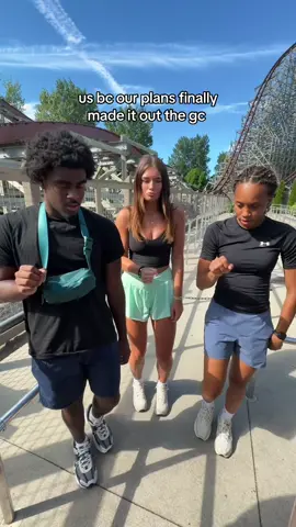 wow we do not look like a bunch of D1 athletes in this #fyp #cedarpoint #freinds #foryoupage #athelte #fypシ #trending 