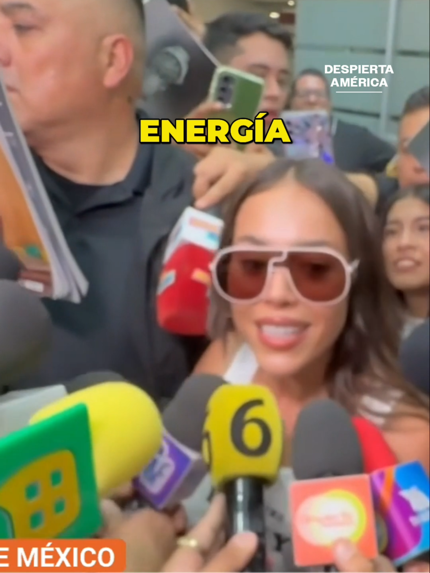 Aww! 🥰 @danna regresa a las 'telenovelas' junto a su primer amor. 😍   #DespiertaAmérica de lunes a viernes a las 7a/6c por @univision   📺✨        #Actores #Telenovelas #Entretenimiento #Celebridades #Television #TVShows #Farandula #Clippeo