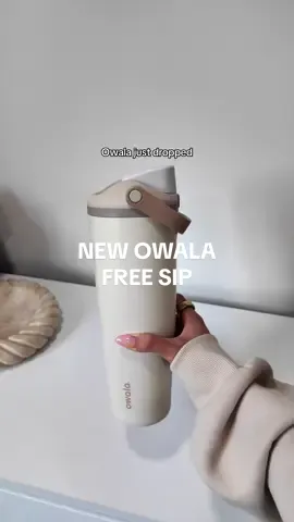 new owala free sip vs the old ✨ lightly toasted is the perfect shade 40oz • cup holder friendly • top or side handle • upgraded lock #creatorsearchinsights #tiktokshopcreatorpicks #owala #waterbottle #tiktokshop