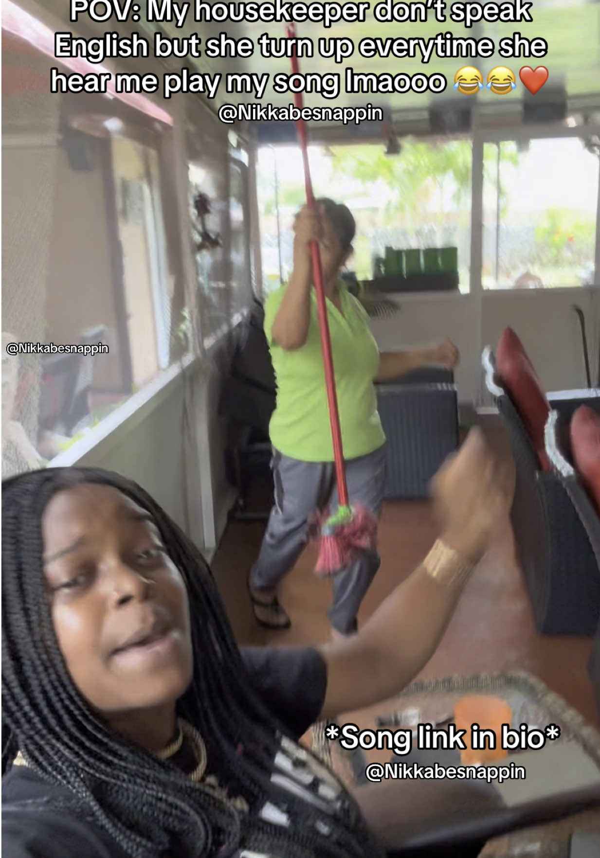 Lmaooo I love her frfr she be down with the shits! 💃🏽😂😂😂🔥 Song link in my bio! #fyp #foryou #foryoupage 