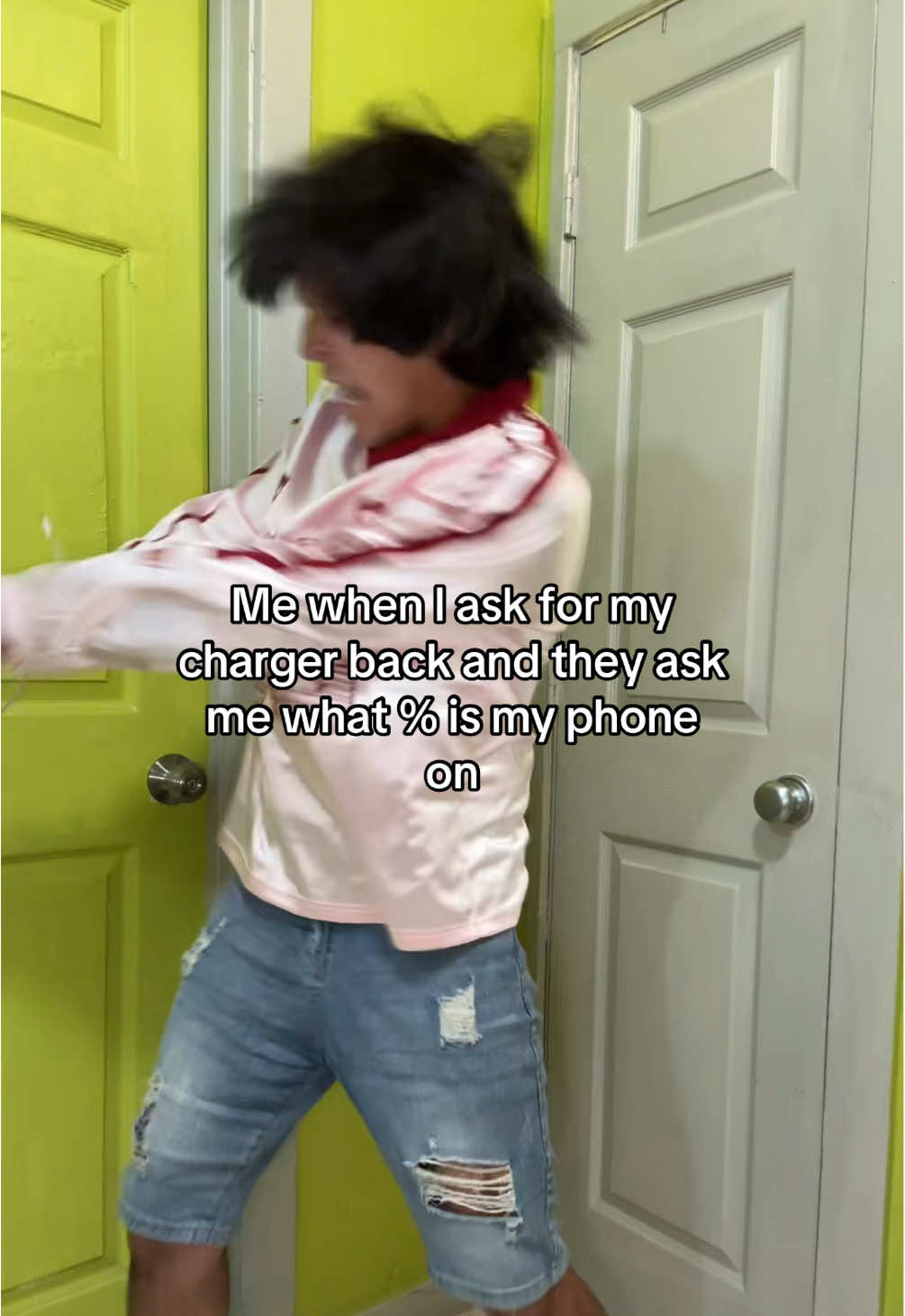 Like who is you?! 😡 #fyp #foryou #viral #phone #charger 