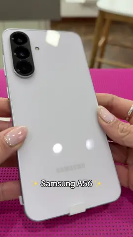 ✨ Así mimamos tu Samsung A56 ✨ Le colocamos hidrogel mate (¡adiós huellas y reflejos!) y lo vestimos con una funda brillosa que lo deja soñado 😍 Protección ✔️ Estilo ✔️ Amor ✔️ ¿Te animás a darle ese toque único al tuyo?