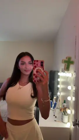 holy gloww