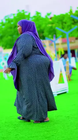#duet with @Jamaadfilfil #somalitiktok #siigo #queenqadra🌞 #flypシ #somaligirls 
