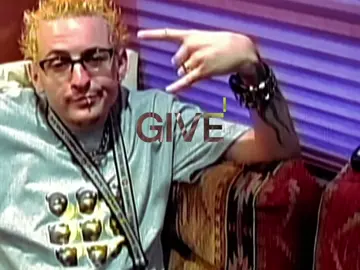 I couldnt stop head bopping while making this LOL #real #mikeshinoda #emilyarmstrong #chesterbennington #lp #pointsofauthority #hybridtheory #2000s #concertvibes 