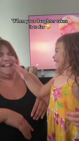 Mom and daughter #momsoftiktok #momanddaughter #humor #tiktokgonewrong #smack #tiktoktrend #viralvideo 