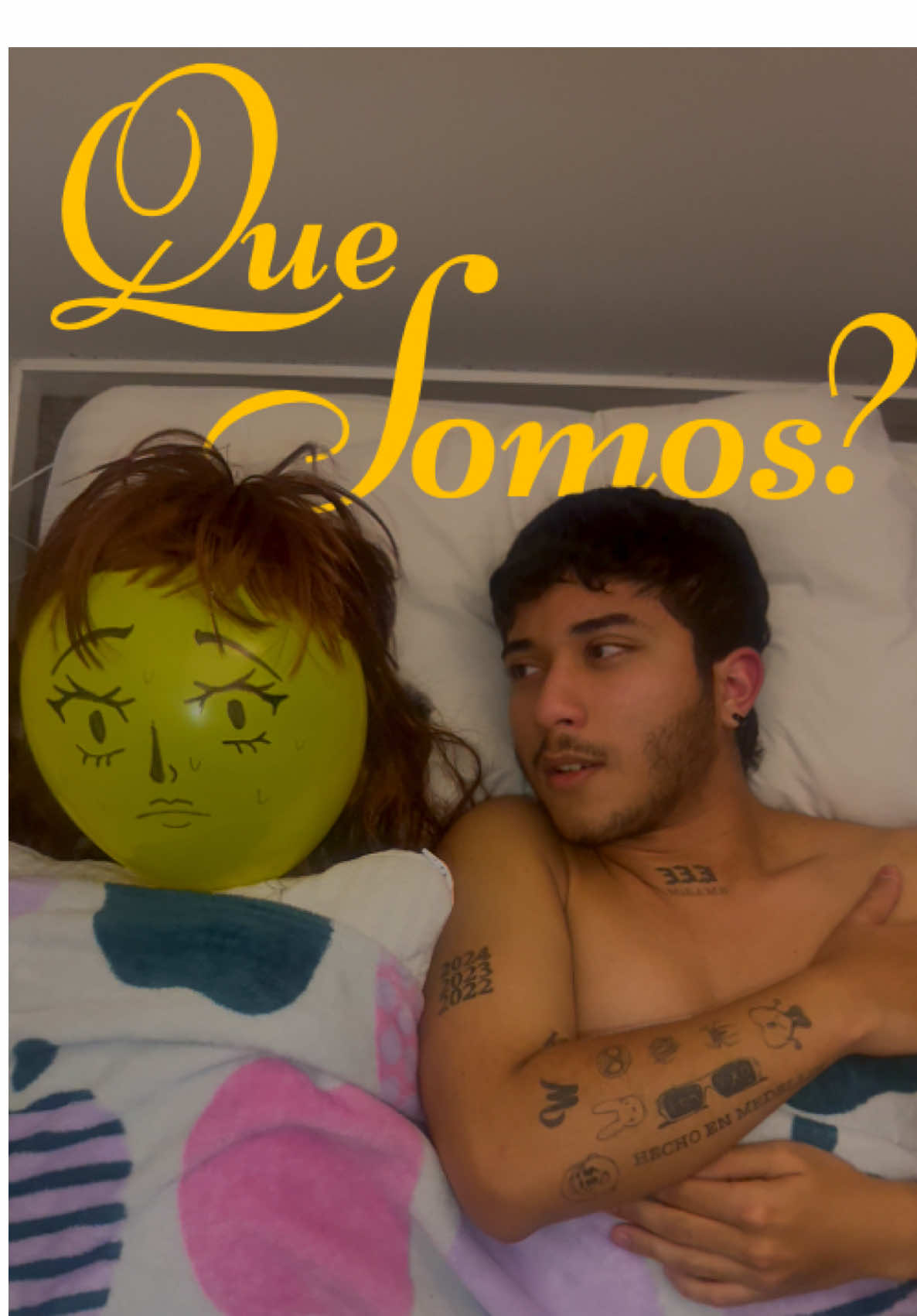 ✨ ¿Y nosotros qué somos? 🤯 Más que un simple título, somos experiencias, emociones, momentos fugaces en este universo infinito. 🌌 Somos tiempo, somos vida… pero a veces lo olvidamos. ¿Vos también sentís que vivimos atrapados en cosas que no importan tanto? 💭 Comentá qué creés que somos realmente y leemos tu reflexión. 🎥 Guárdalo para recordarte que la vida es AHORA.  #R#ReflexiónF#FilosofíaDeVidaV#VidaC#ConcienciaP#PresenteA#AquíYAhoraMotivaciónDiaria