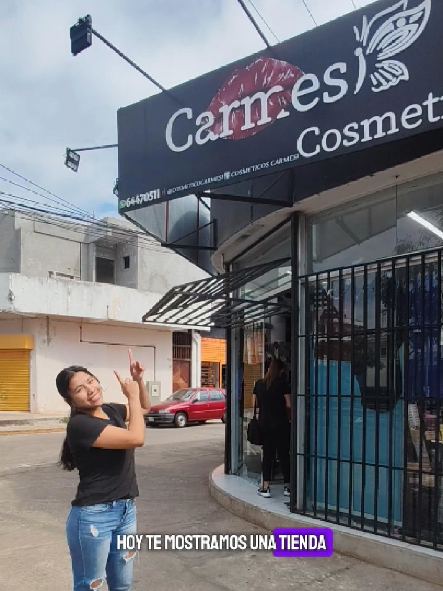 Capítulo 3. dónde conseguir nuestros productos? Hoy llegamos a cosméticos Carmesí, sucursal Mutualista donde te esperan con todas nuestras líneas de productos que no te podes perder con precios especiales  Tenemos bastantes tiendas para presentarte al rededor de Santa Cruz 😎 ¿Quieres conocer más lugares?#cuidadocapilar #santacruzdelasierra #cosméticos #bolivia🇧🇴 #perspectivasdebúsquedadecreadores